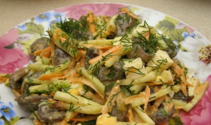 Salata cu ciuperci și șuncă rețete marinate și ciuperci fierte (decapată) Salata cu ciuperci și șuncă rețete ciuperci marinate și fierte