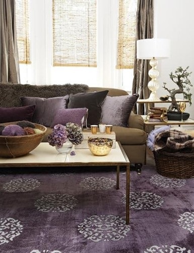 living Lilac, design interior, în tonuri de violet, pereți, mobilier, textile, fotografii, clipuri video, toate (interiorul camera de zi este) camera de zi Lilac, design interior, în purpuriu tonuri, pereti, mobilier, textile, fotografii, clipuri video, toate