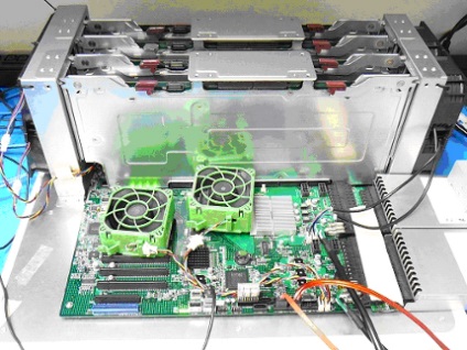 Supercomputer cu mâinile lor (Xeon®) Supercomputer cu mâinile lor