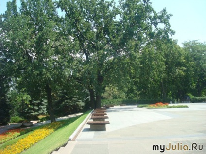 Tarasova de munte în Kanev călătorie mondială - rețeaua socială a femeilor (Tarasova Hill) Tarasova de munte în Kanev călătorie mondială - femeii Rețeaua socială