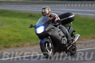 test de motocicleta honda cbr1100xx superblackbird, baykademiya