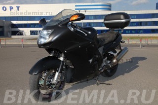 test de motocicleta honda cbr1100xx superblackbird, baykademiya