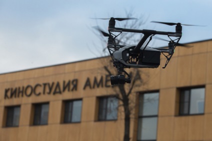 Vânt, ploaie și drone ca să facă un film din aer (Copter) Vânt, ploaie și drone ca să facă un film din aer