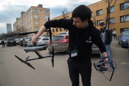 Vânt, ploaie și drone ca să facă un film din aer (vânt) Vânt, ploaie și drone ca să facă un film din aer