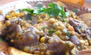 Pregătirea o salata de inimi de pui pe o masă de sărbătoare și de zi cu zi (inimi) Ne pregătim o salată de inimi de pui pe o masă de sărbătoare și de zi cu zi