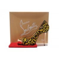 pantofi de leopard