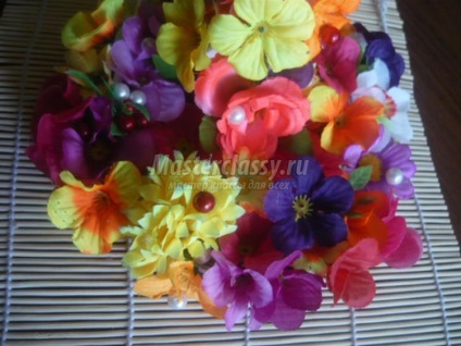 Compoziție decorativă de culori (culori) Compoziția de flori decorative