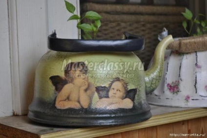Decorați vechi Kettle (Kettle) Decorați un ceainic vechi