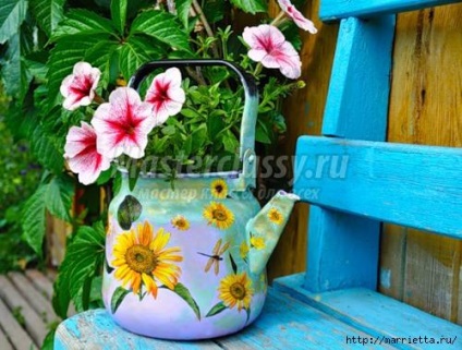 Decorați vechi Kettle (vechi) Decorați un ceainic vechi