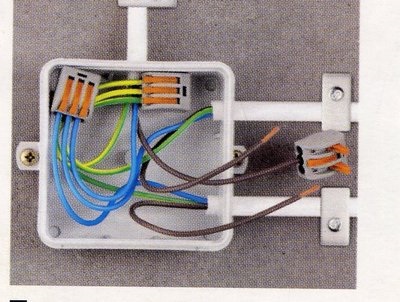 electrică de lucru în (lămpi comutator soclu) apartament Lucrari electrotehnice în apartament