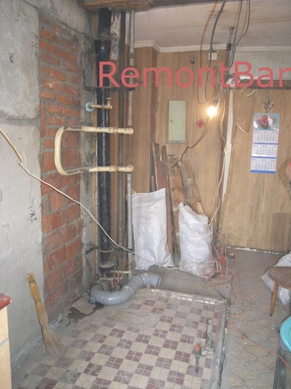 Reportaj foto de studio de reparații brigadă remontbar (echipa) Reportaj foto de studio brigadă de reparații remontbar
