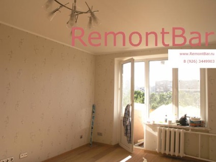 Fotografii din remontbar brigadă pentru a repara un apartament cu un dormitor (tensiune alb mat) Reportaj foto de studio brigadă de reparații remontbar