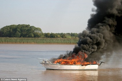 Cum să se ocupe cu un incendiu la bord - Waterworld, lume de apă - revista Internet (bărci cu motor) Cum să se ocupe cu un incendiu la bord - Waterworld, Mondială a Apei - Revista Online