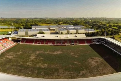 Ca cele mai vechi stadioane din Anglia au case devin - materiale - sport FM (Anglia) Ca cele mai vechi stadioane din Anglia au case devin - materiale - FM sport