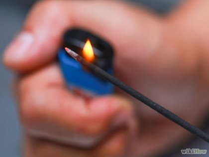 Bețele ard tămâie (arde tămâie tije) Ca arde tămâie