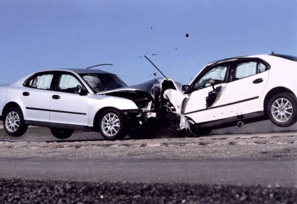 accident dur pe drumuri foto (drumuri) accident dur pe fotografie rutier