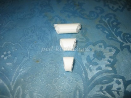 Lebede in tehnica quilling cu mâinile lor (lebede) Lebede in tehnica quilling cu mâinile lor