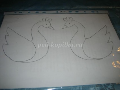 Lebede in tehnica quilling cu mâinile lor (lebede) Lebede in tehnica quilling cu mâinile lor