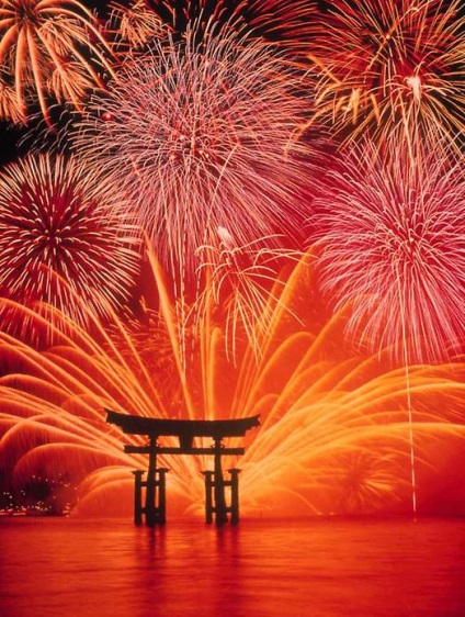 focuri de artificii de Anul Nou, de călătorie împreună (de Anul Nou focuri de artificii | călătoresc împreună) focuri de artificii de Anul Nou, de călătorie împreună