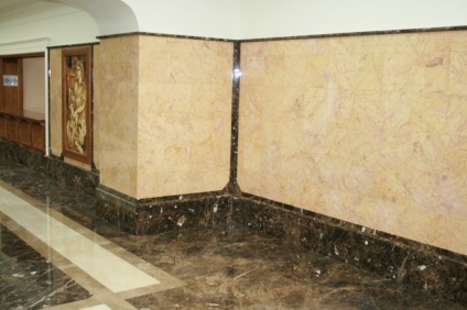 Finisarea pereților de marmură în metodele și specificațiile interioare (caracteristici) Decorarea pereților cu marmură în interiorul metodelor și caracteristicile