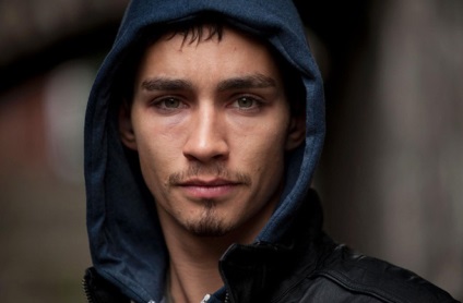 Robert Sheehan - biografia, viața personală, fotografii, filmografia, zvonuri și știri de ultimă oră în 2017 (viață) Robert Sheehan - biografia, viața personală, fotografii, filmografia, zvonuri și știri 2017