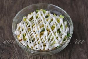 Salata - sensibilitate - cu șuncă, castraveți și brânză (sos) Salata - sensibilitate - cu șuncă, castraveți și brânză