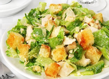 salata Caesar cu pui (Caesar) salata Caesar cu pui