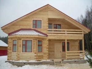 Construirea unei case dintr-un bar cu mâinile, principalele (lor) Construcție de case din lemn, cu propriile lor mâini, principalele