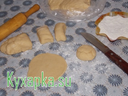 placinta Tartar echpochmak cu feluri de mâncare de pui, stil acasă, cu o fotografie a pașilor reteta (echpochmak) placinta Tartar echpochmak cu feluri de mâncare de pui, stil acasă, cu o fotografie a pașilor reteta