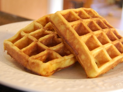 Top 6 moduri de a găti rulouri vafele din fier vafe sovetstkih, deserturi și produse de patiserie (patiserie) Top 6 moduri de a găti rulouri cu napolitane in vafe de fier sovetstkih, deserturi și produse de patiserie