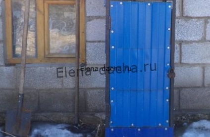 Caseta pentru un cilindru de gaz cu mâinile (caseta) Caseta pentru butelia de gaz cu mâinile