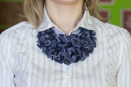 Accesoriile cu mâinile lor in decoratiuni denim hendmeyd