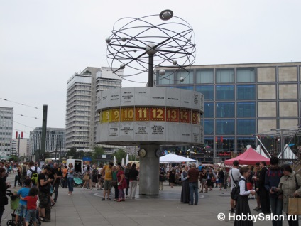 Alexanderplatz din Berlin, un loc unde istoria modernă tactil