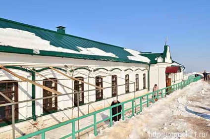 Mănăstirea Belogorsk, World Travel Online (masculin) Mănăstirea Belogorsk, World Travel Online