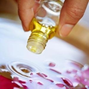 Uleiurile esentiale afrodisiac patogeni naturali, thewomensday (Ylang afrodiziac ulei) Ylang Uleiurile esentiale afrodiziac patogeni naturali, thewomensday