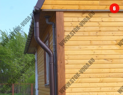 Ventilatoare de canalizare riser într-o casă privată (pe acoperișul de pe acoperiș) pozele pentru ieșirea din zona ascendentă (casă privată) Ventilatoare de canalizare riser într-o casă privată (pe acoperiș pe acoperiș) pentru ieșirea din fotografiile de coloană