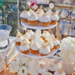 Idei pentru un tort de nunta cu brioșe (prăjituri) Idei pentru tort de nunta cu brioșe