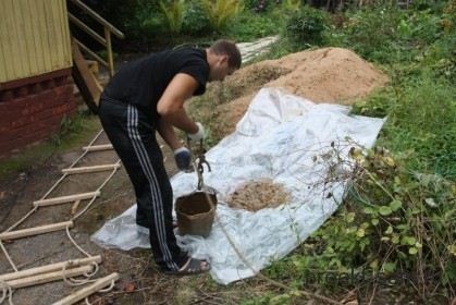Cum de a face și de a decora un bine decorativ în țară cu propriile mâini - un lucru usor (bine) Cum de a face și de a decora un bine decorativ în țară cu propriile mâini - un lucru ușor
