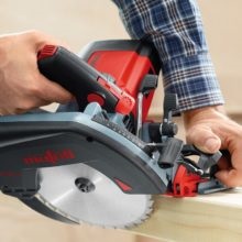 Ca și în mâinile lor pentru a se pisa cuțitele de rindeluit (cutit ascutit rindeluit) Ca mâinile lui ascuți cuțite de rindea pentru