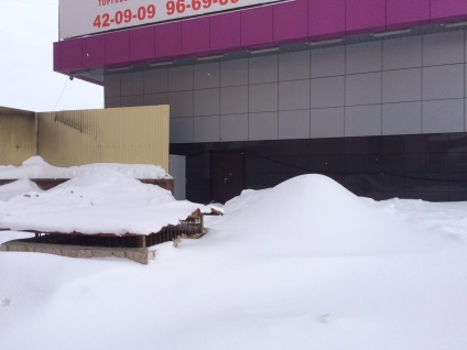 clădire de capital în centrul (în loc de „construcție“ a termenului) clădire de capital în centrul