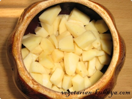 Cartofi cu legume într-o oală, delicioase retete vegetariene (mazăre) Cartofi cu legume într-o oală, retete delicioase vegetariene