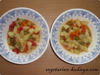 Cartofi cu legume într-o oală, delicioase retete vegetariene (cartofi la cuptor cu legume si branza) Cartofi cu legume într-o oală, retete delicioase vegetariene