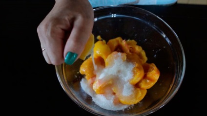 Strawberry și piersic gheață crema de tort reteta pas cu pas foto-video (tort înghețată) Căpșuni și piersici de gheață crema de tort reteta pas cu pas foto-video