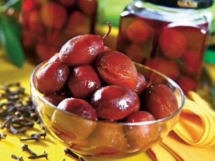Canning suc de iarnă de prune, prune murate, prune tkemali (simplu clasic (iarna) Canning pentru compotul de iarnă de prune, prune murate, prune tkemali (simplu clasic