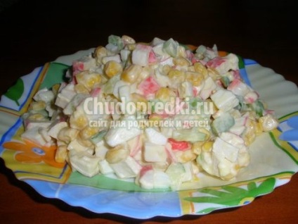 Salata de crab cu castravete (etapele de preparare de salata) salata de crab cu castraveti