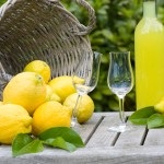 Limoncello la retete acasa pentru vodca si alcool (borcan se toarnă alcool) Limoncello la rețete de acasă pentru vodca și alcool