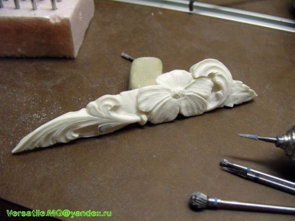 master-class pe un agrafelor sculptate din os (oase) master-class pe o baretă de fildeș sculptat