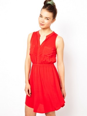 Tricouri pentru femei rochie de moda pe 2017 blugi foto și modelul roșu (feminin) Tricouri pentru femei rochie de moda pe 2017 blugi fotografie și modele roșu