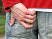 Este posibil să ia o baie cu hemoroizi dacă minciună într-o baie fierbinte este permis (baie) Este posibil să ia o baie cu hemoroizi dacă minciună într-o baie fierbinte permis