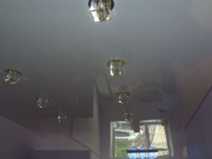 Caracteristici dispozitive de fixare pentru plafoane, lămpi și lămpi foto (tensiune) Caracteristici dispozitive de fixare pentru plafoane, lămpi și candelabre foto